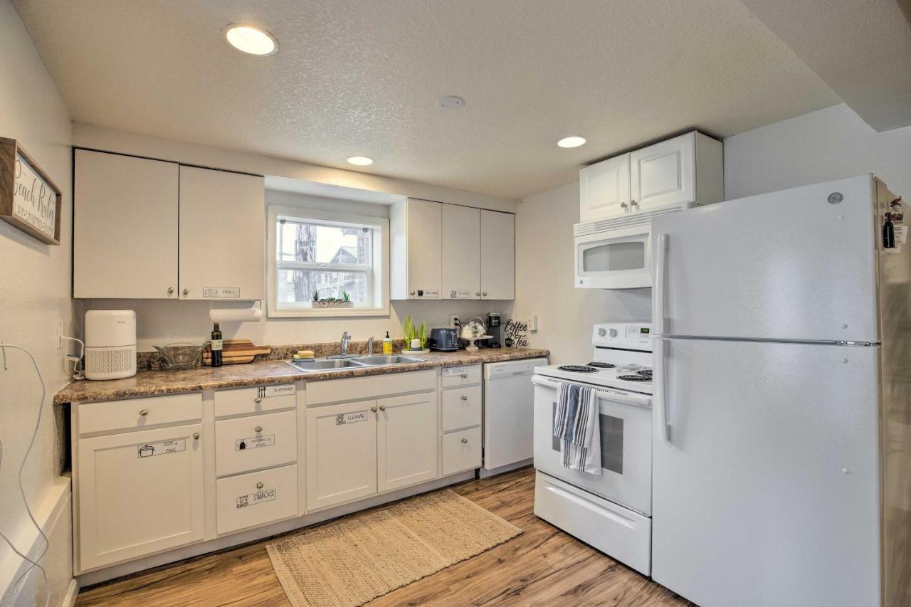Rockaway Beach Condo - Beach Access Nearby! Exterior photo
