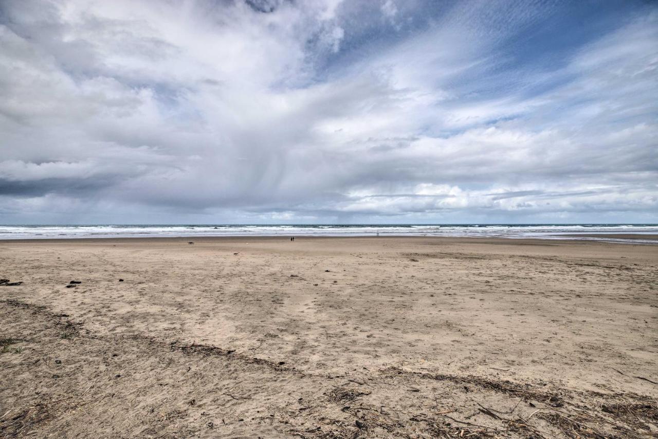 Rockaway Beach Condo - Beach Access Nearby! Exterior photo