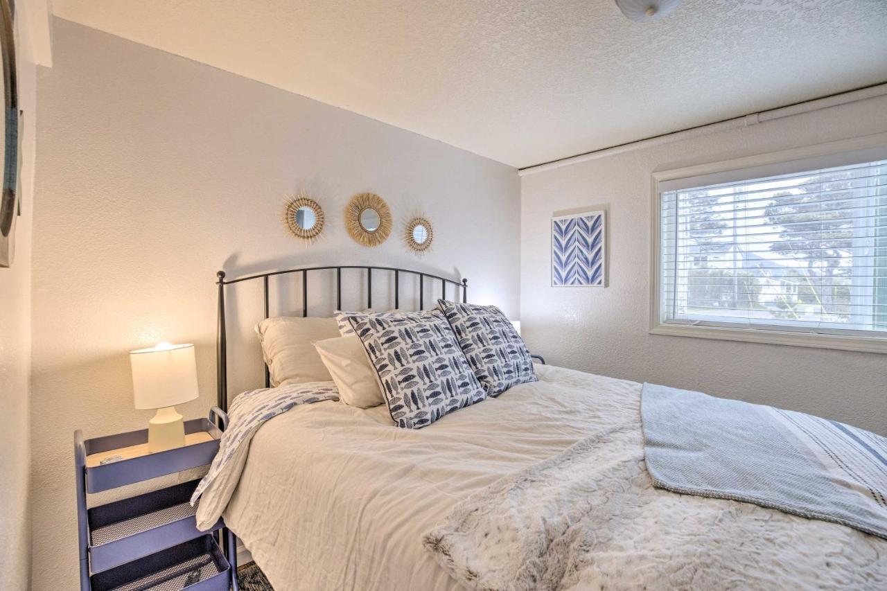 Rockaway Beach Condo - Beach Access Nearby! Exterior photo